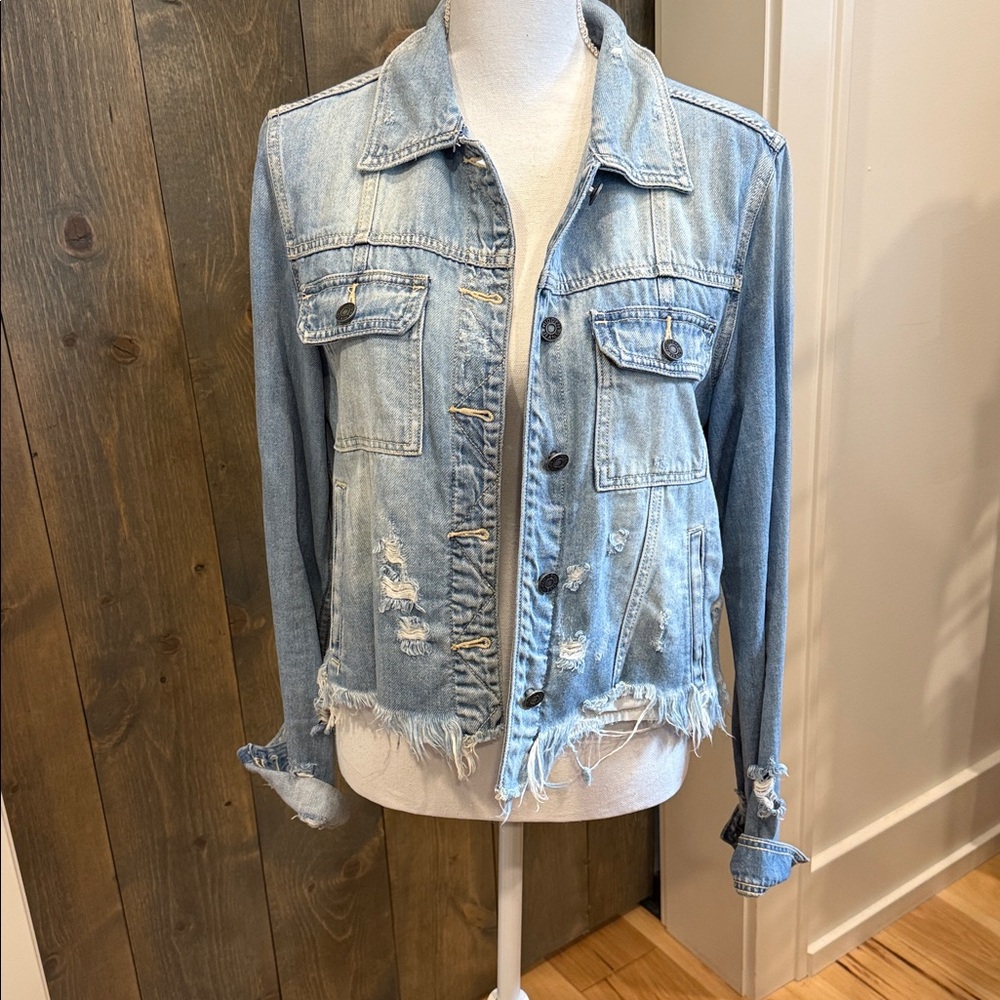 Hidden Distressed and Frayed Hem Denim Jacket